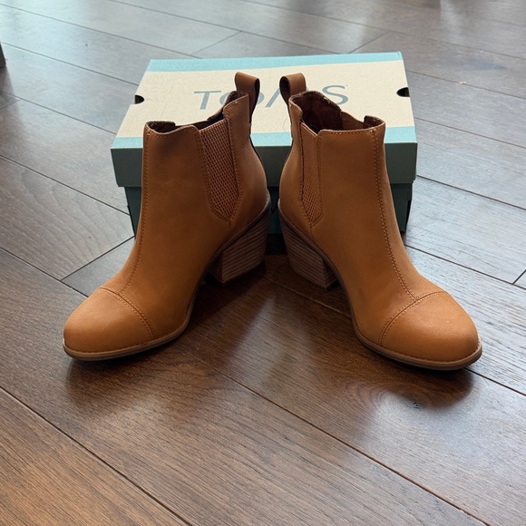 Toms Shoes - TOMS Everly Women's Brown Ankle Booties Size 7 New In Box - C20-001
